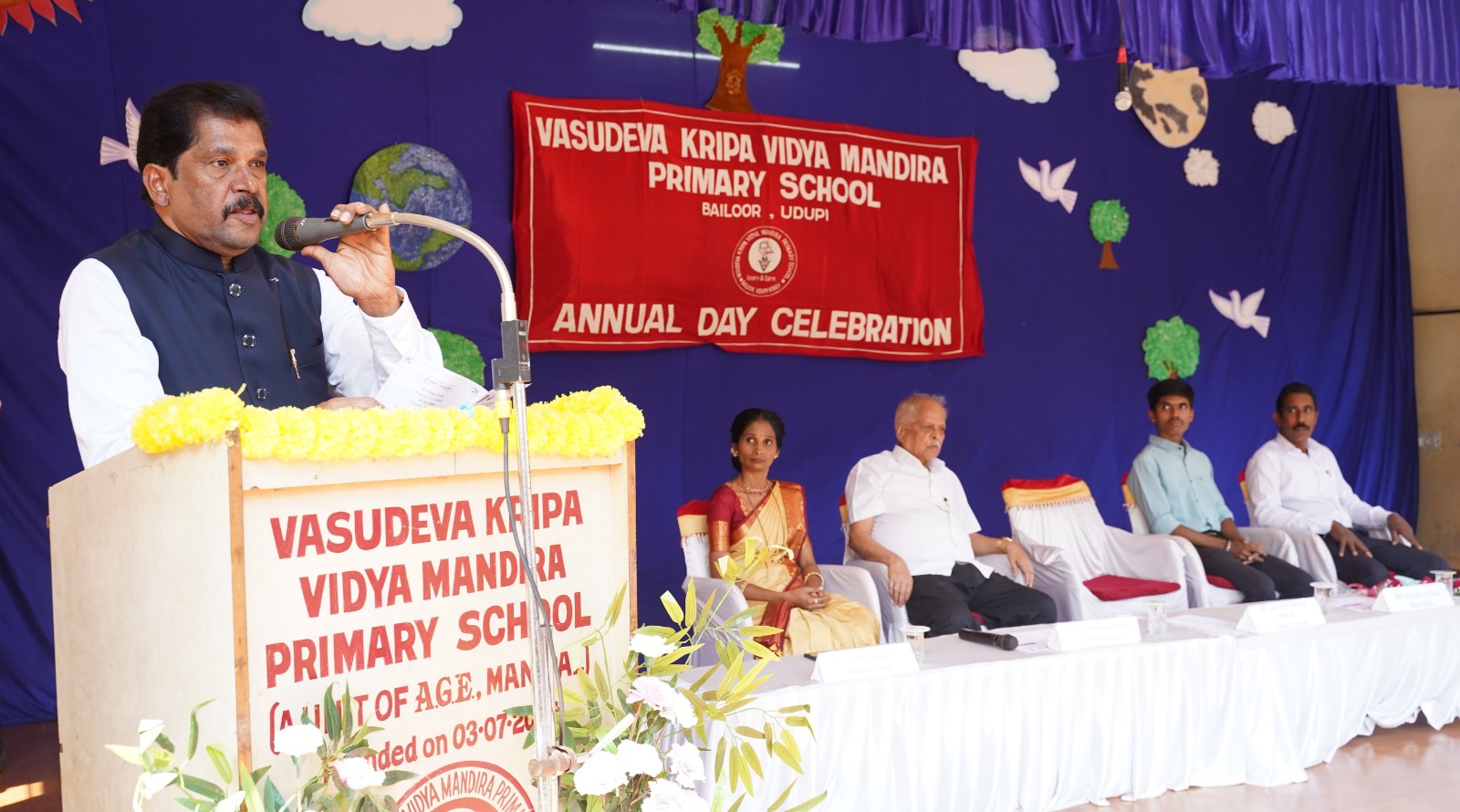 ಉಡುಪಿ ಬೈಲೂರಿನ ವಾಸುದೇವ ಕೃಪಾ ವಿದ್ಯಾಮಂದಿರ : 20 ನೇ ವಾಷಿಕೋತ್ಸವ , ಬಹುಮಾನ ವಿತರಣೆ ಉಡುಪಿ ಬೈಲೂರಿನ ವಾಸುದೇವ ಕೃಪಾ ವಿದ್ಯಾಮಂದಿರ : 20 ನೇ ವಾಷಿಕೋತ್ಸವ , ಬಹುಮಾನ ವಿತರಣೆ